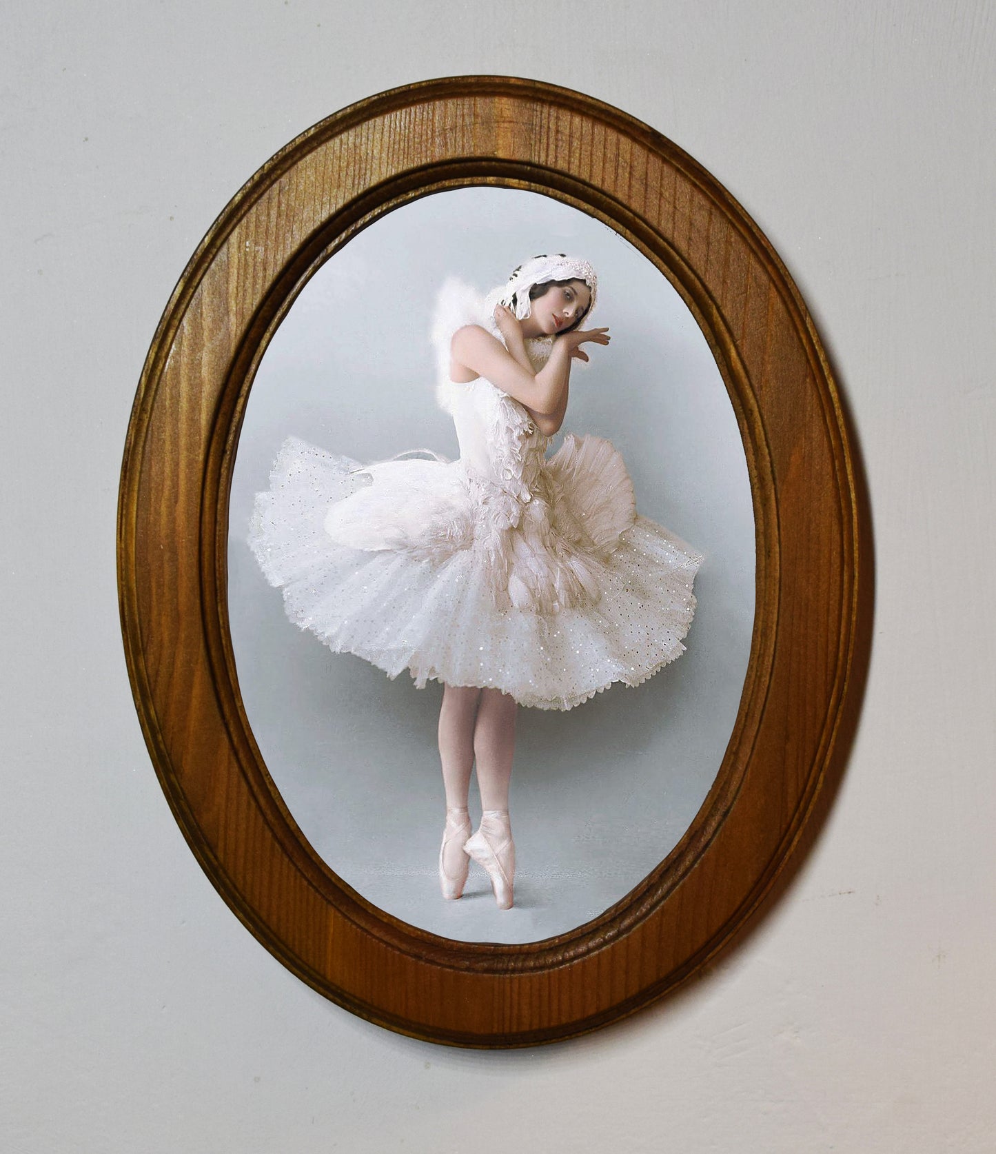 Anna Pavlova 4" x 6" Oval Wooden Framed Classic Art Print