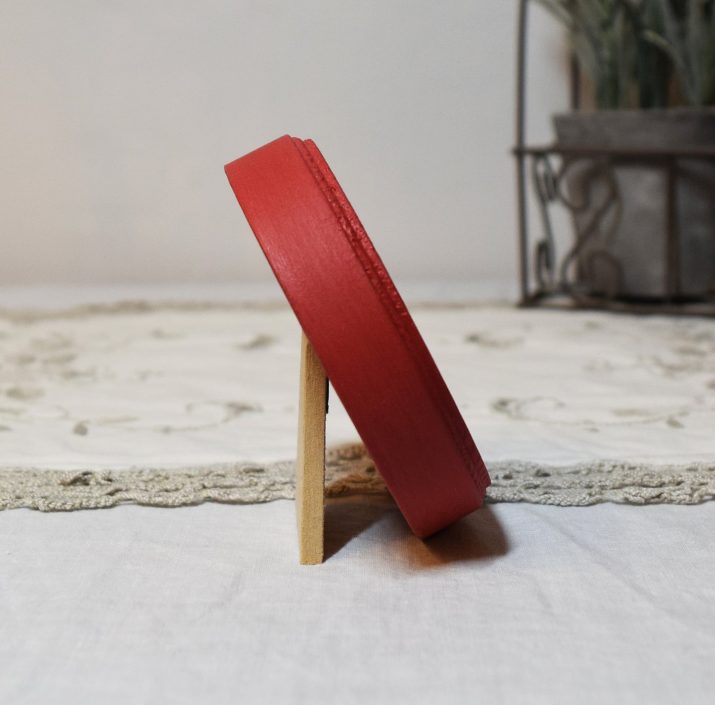 Red 2.5" x 2.5" Round Handmade Wooden Photo Picture Frame