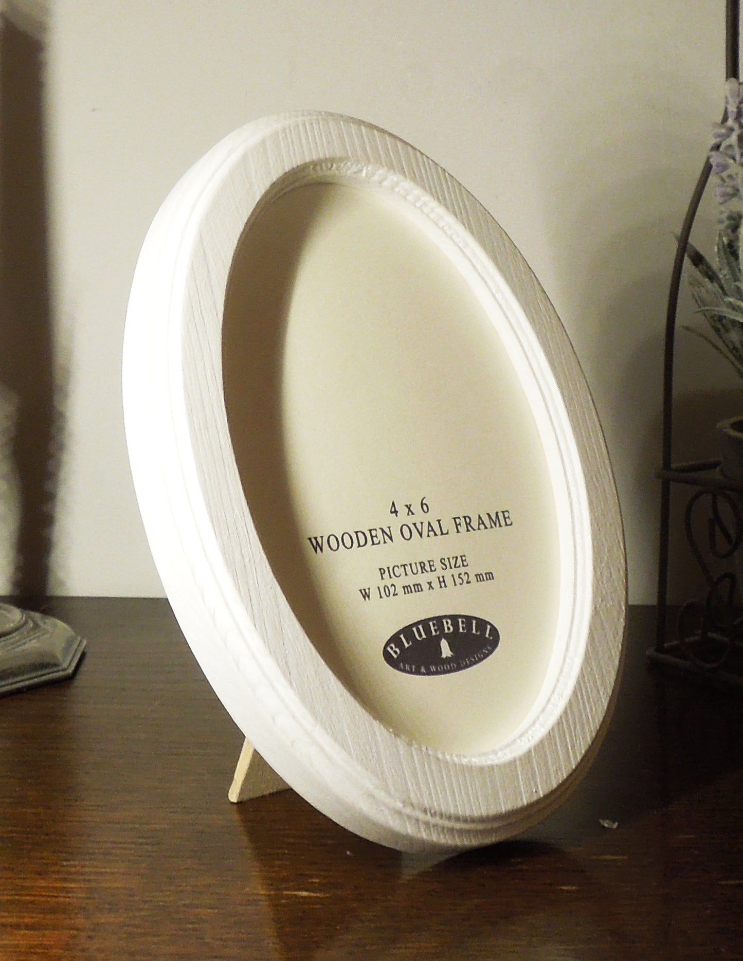 White 4" x 6" Oval Roman Edged Handmade Wooden Photo Picture Frame