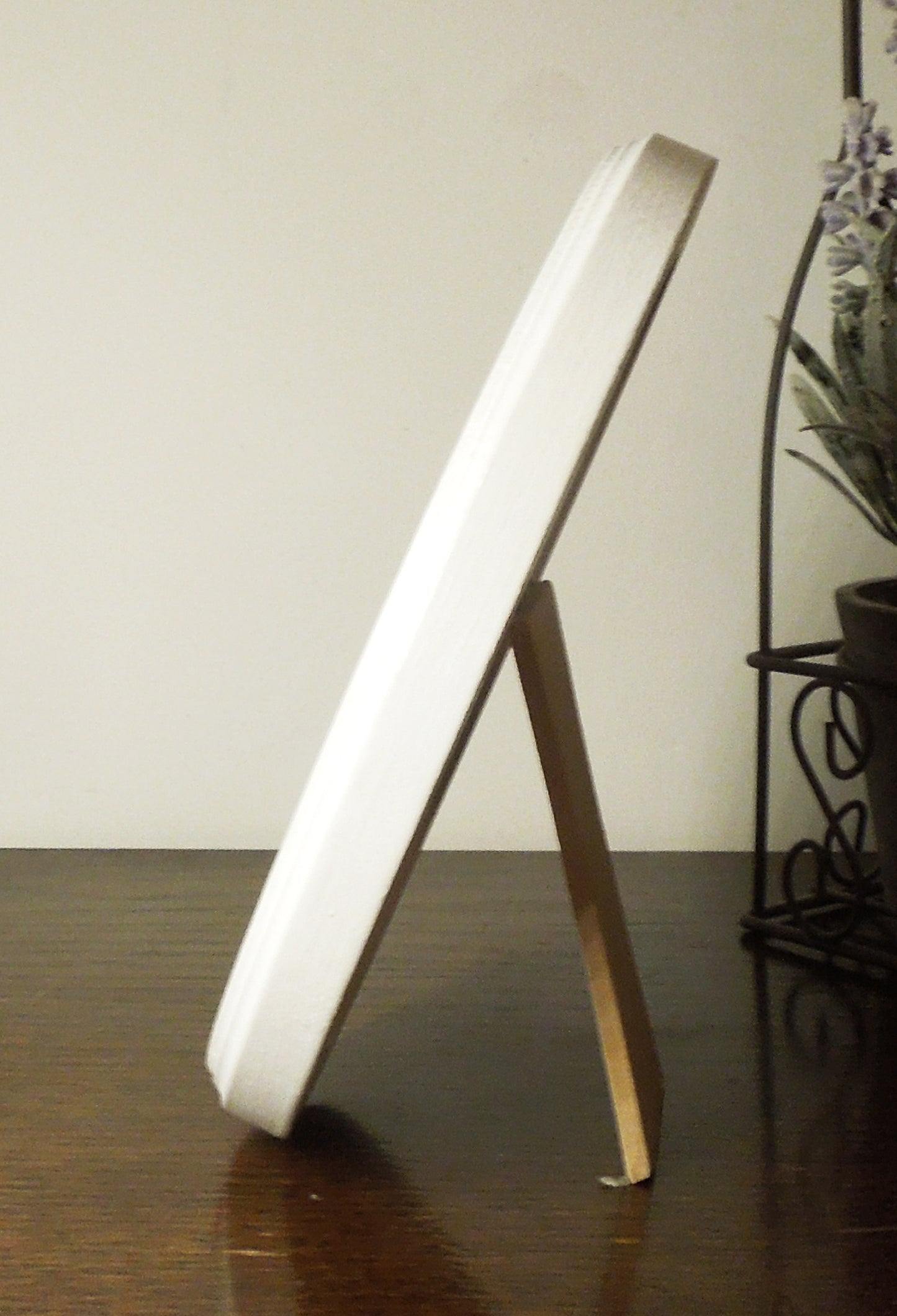 White 4" x 6" Oval Roman Edged Handmade Wooden Photo Picture Frame