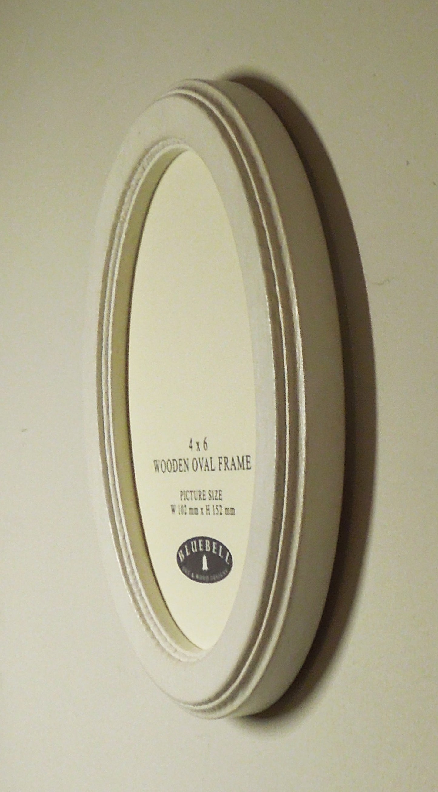 White 4" x 6" Oval Roman Edged Handmade Wooden Photo Picture Frame