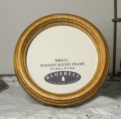 Light Oak Round Shaped Wooden Photo Frame 8”x8”, 7”x7”, 6"x6", 5"x5", 4"x4", 3"x3", 2.5"x2.5"